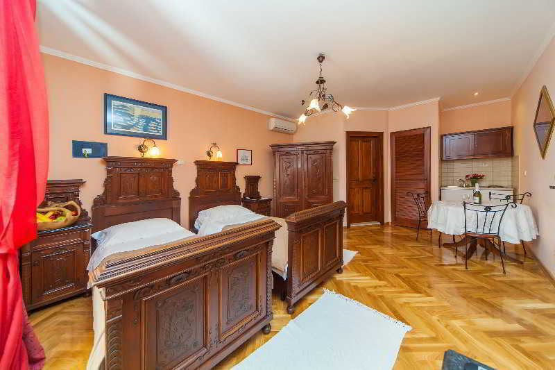 Amoret Hotel 3*