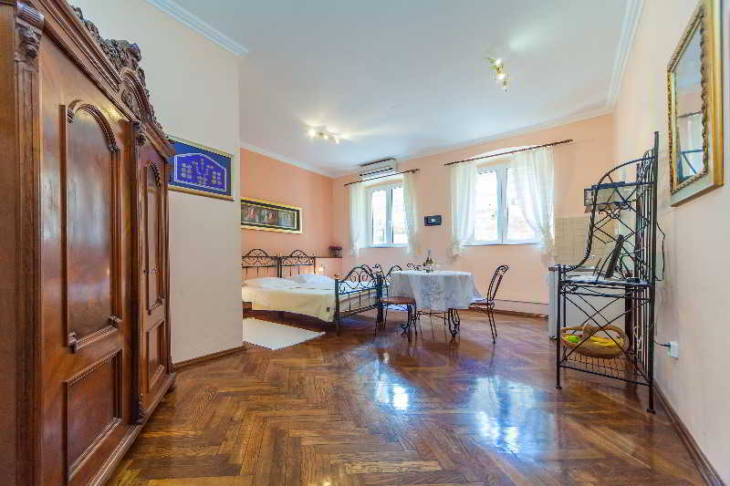 Amoret Hotel 3*