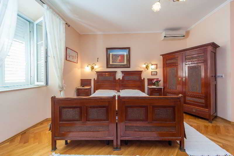 Amoret Hotel 3*