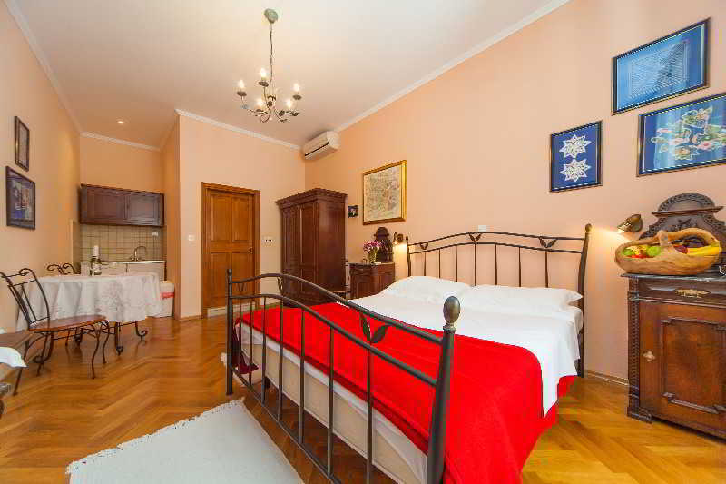 Amoret Hotel 3*