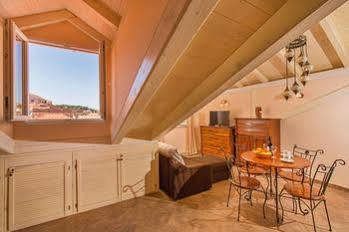 Amoret Hotel 3*